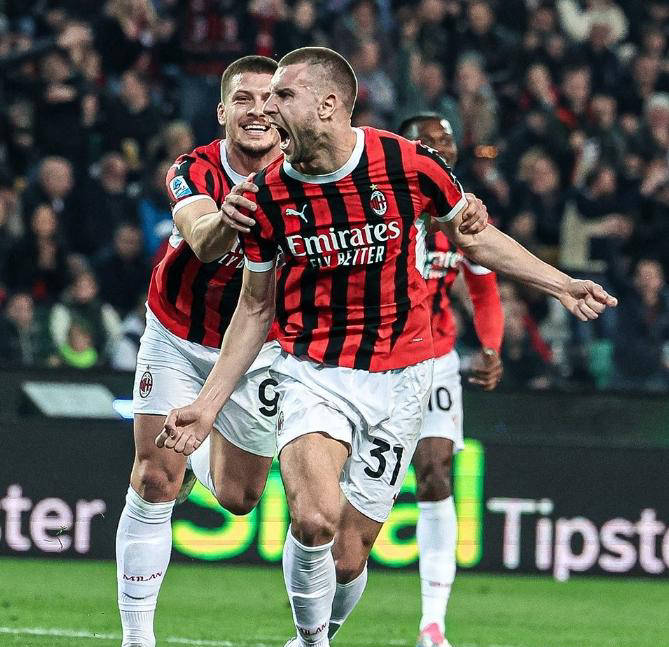 AC米兰主帅赞誉年轻球员表现，期待更多进步的简单介绍