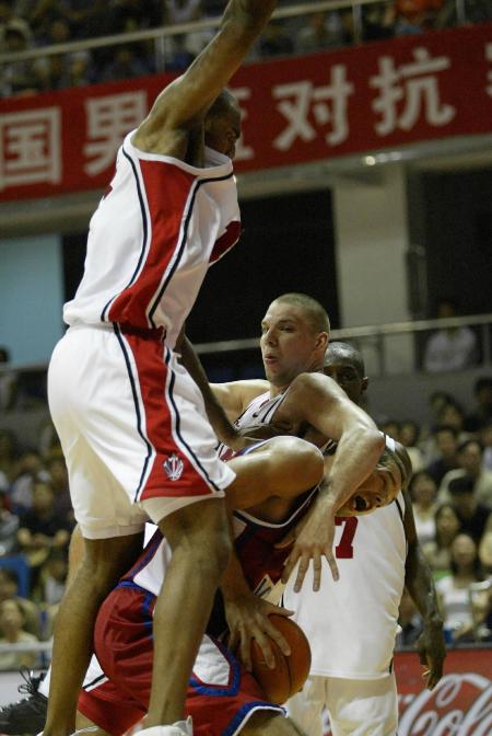 关于智利篮球联赛激烈对抗，顶尖球队比拼的信息