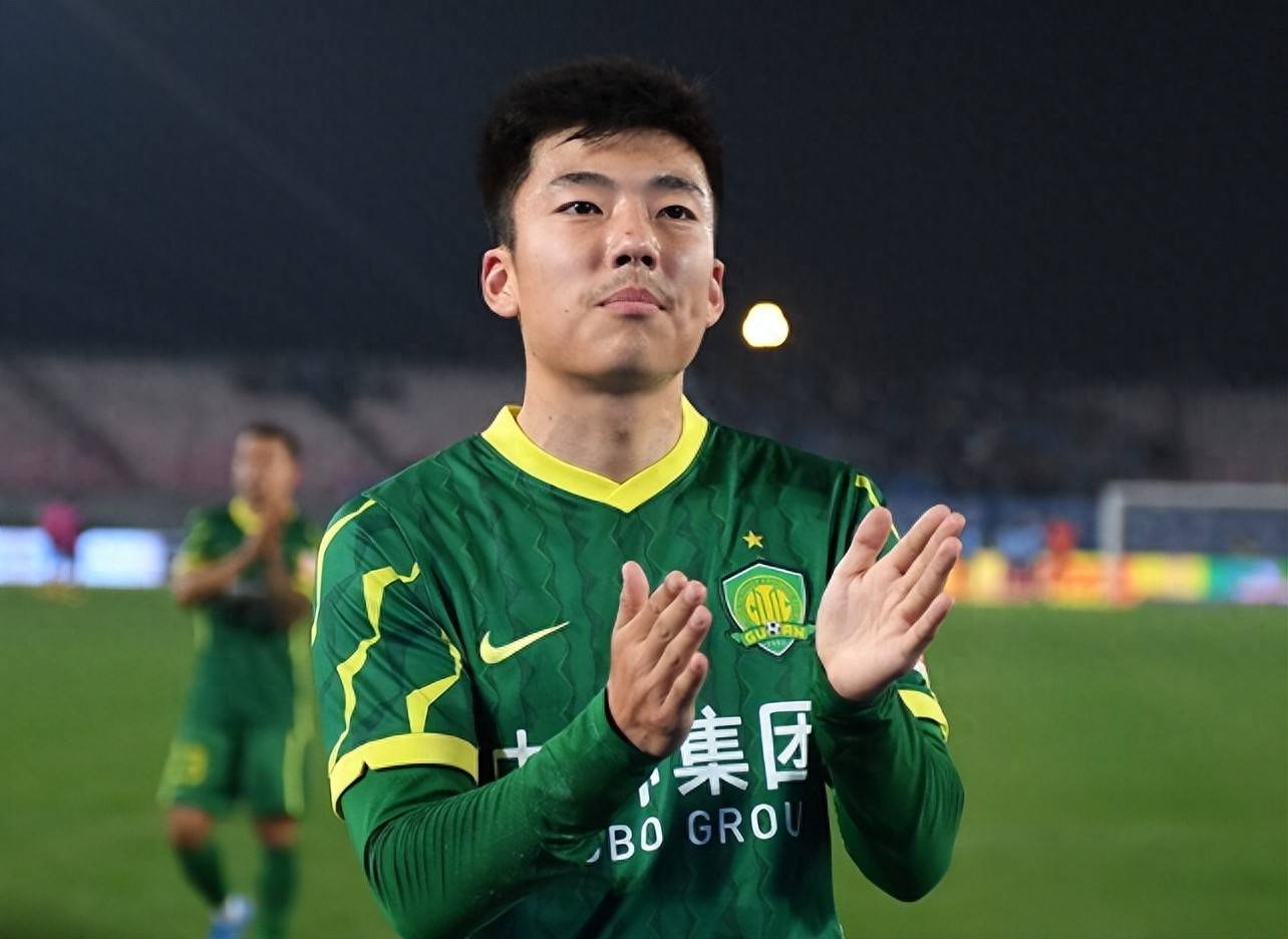 中超球员技术精湛，被誉为绝版足坛新星