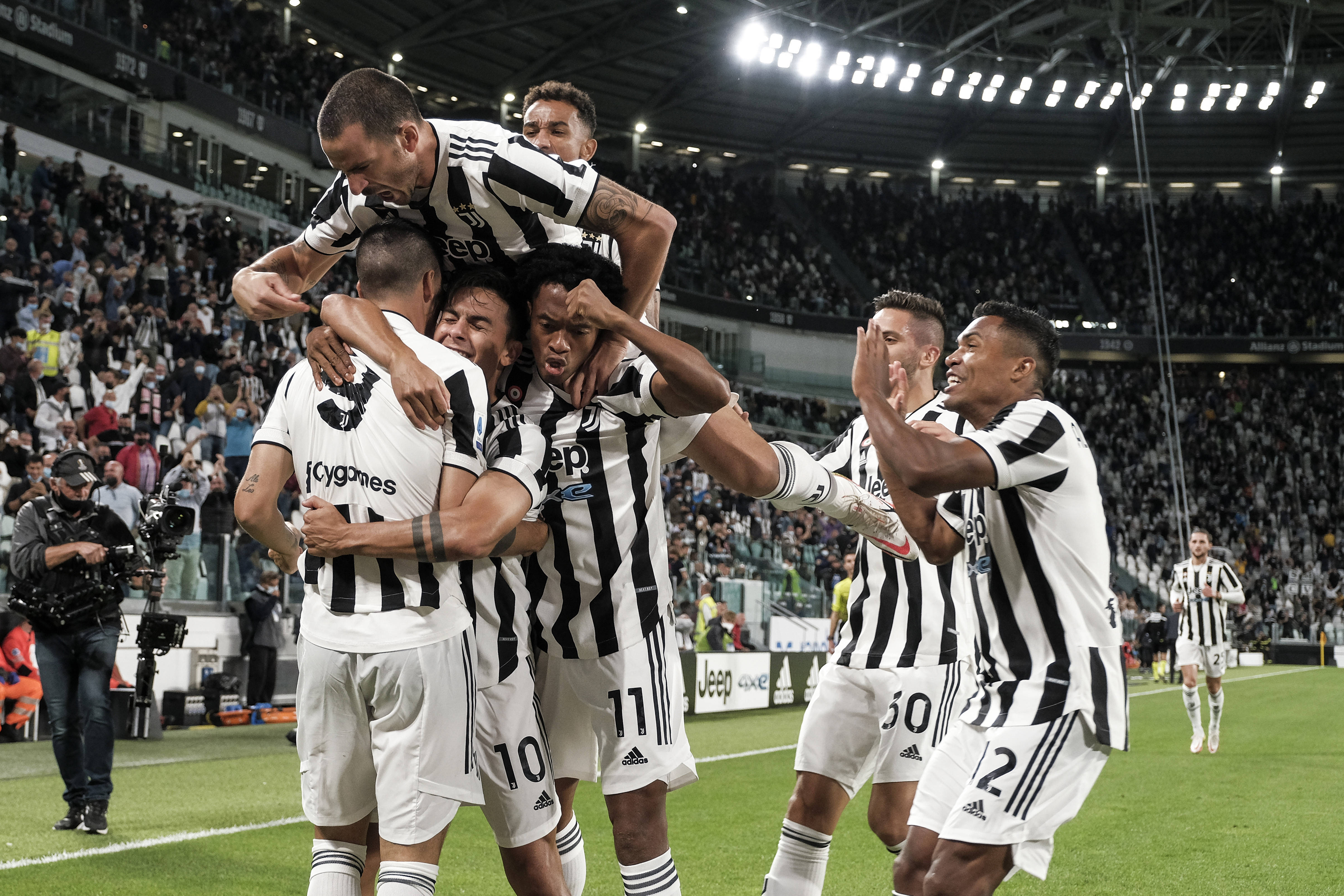 尤文图斯客场扳平,无缘晋级淘汰赛 尤文图斯客场扳平,无缘晋级淘汰赛