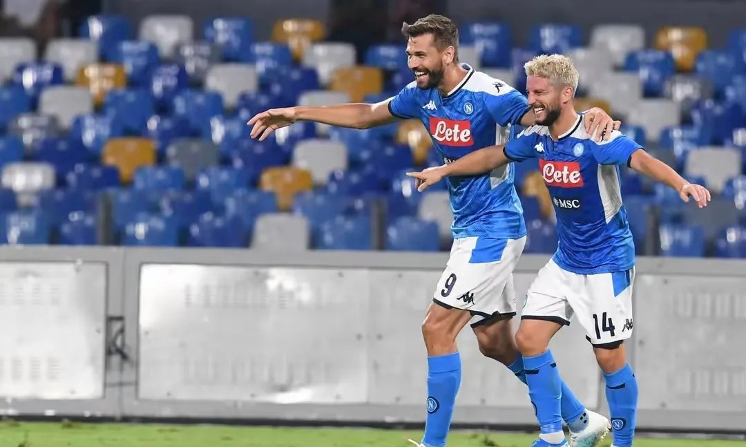 那不勒斯主帅赞扬球队拼搏精神，力争前进