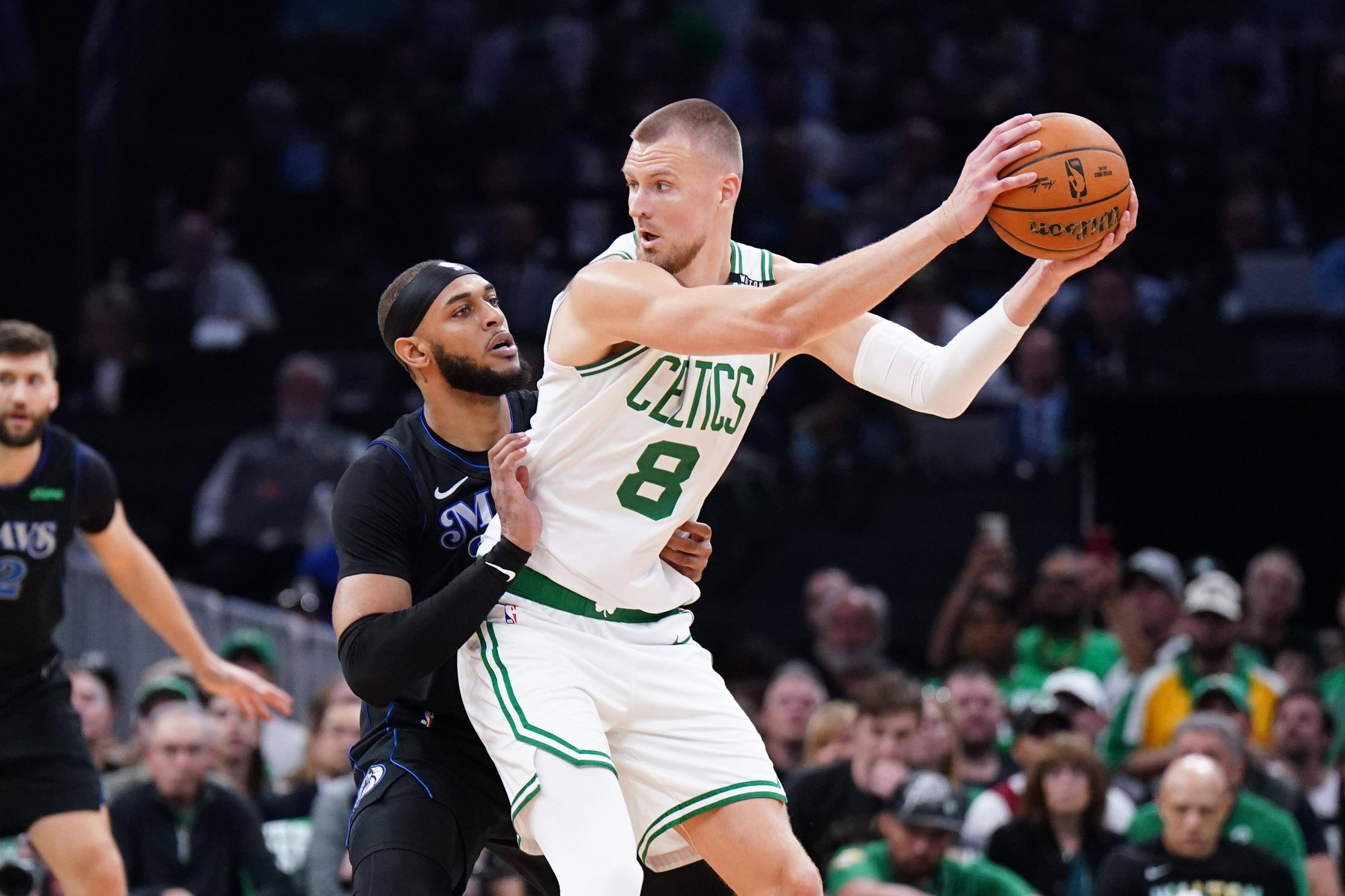 凯尔特人胜独行侠，完美发挥轻松取胜