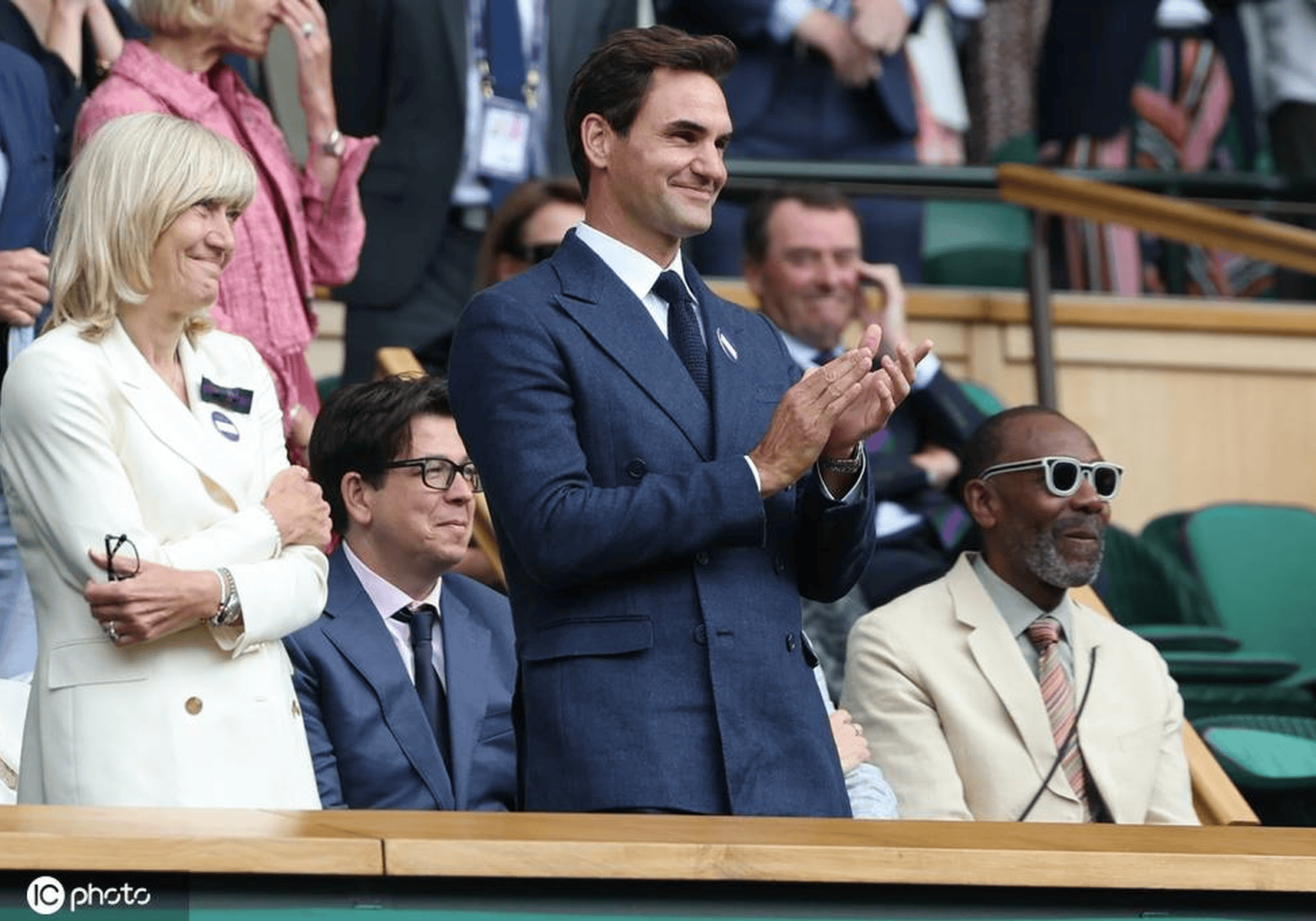 关于温网险胜联合杯，德约科维奇统治全场的信息