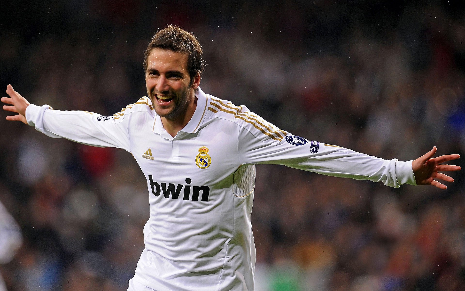 当所有人都在关注奥斯梅恩时,布鲁诺用一记重炮提前终结了悬念