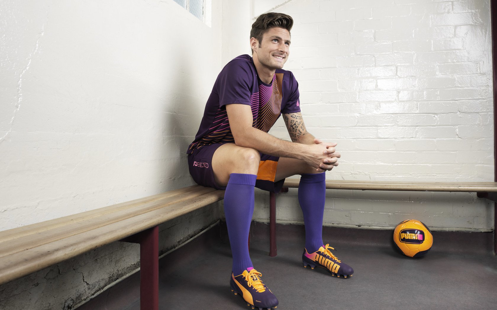 荷兰碾压葡萄牙,奥利维耶关键制胜,橙衣军团展现实力风暴